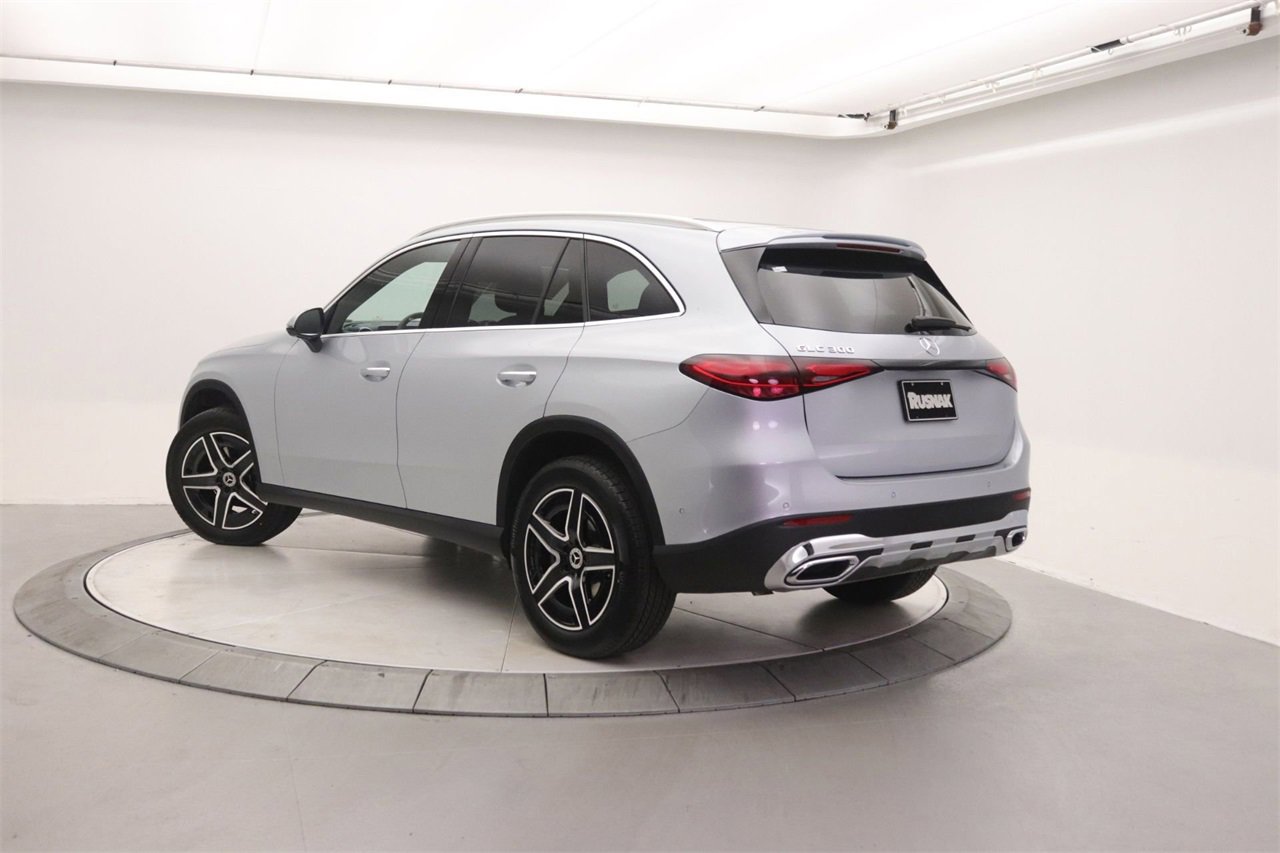 New 2026 Mercedes-Benz GLC 300 image 2