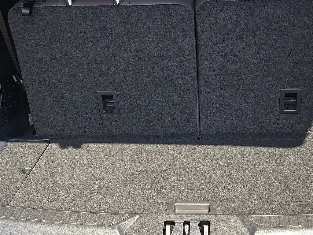 Used 2025 Ford Explorer Platinum image 19