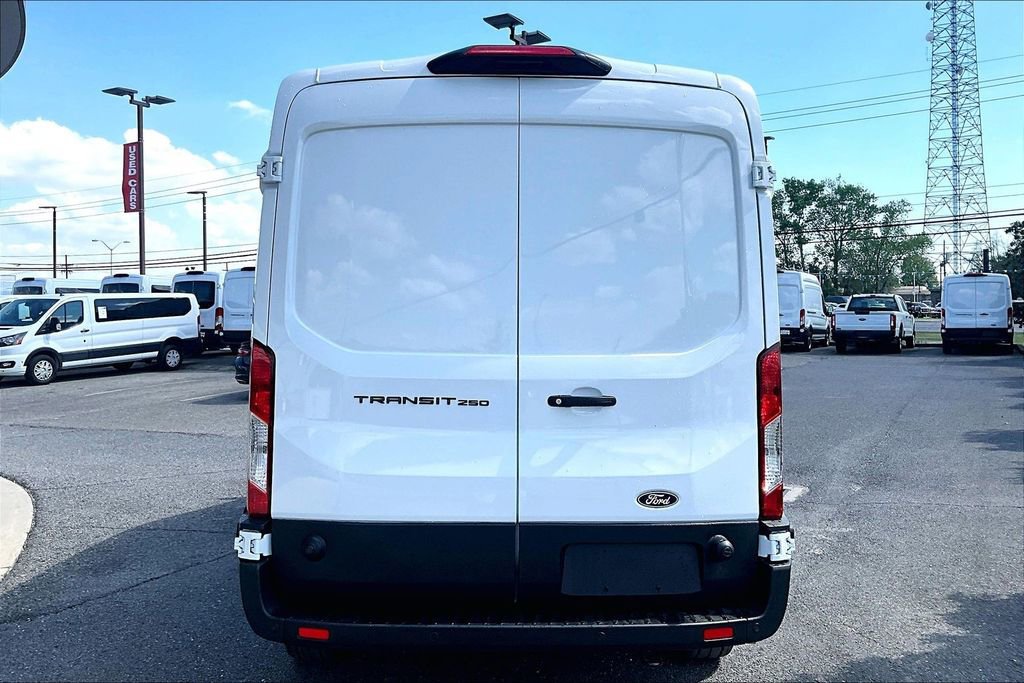 New 2026 Ford Transit 250 148 Medium Roof RWD image 4