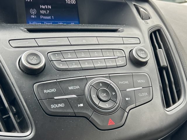 Used 2015 Ford Focus SE FWD image 35