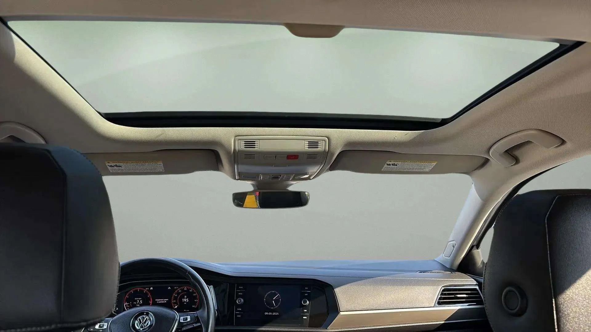 Used 2020 Volkswagen Jetta SEL Premium image 30