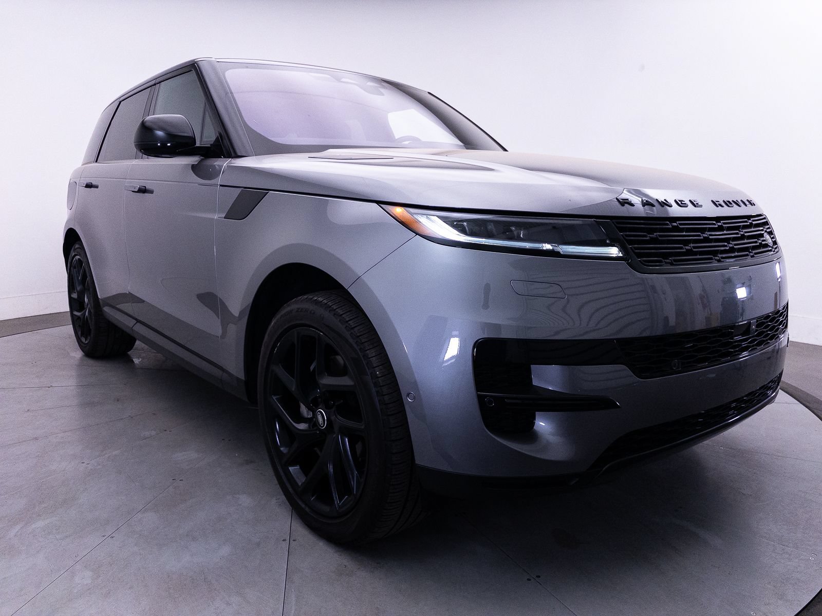 Used 2023 Land Rover Range Rover Sport SE AWD/4WD image 13