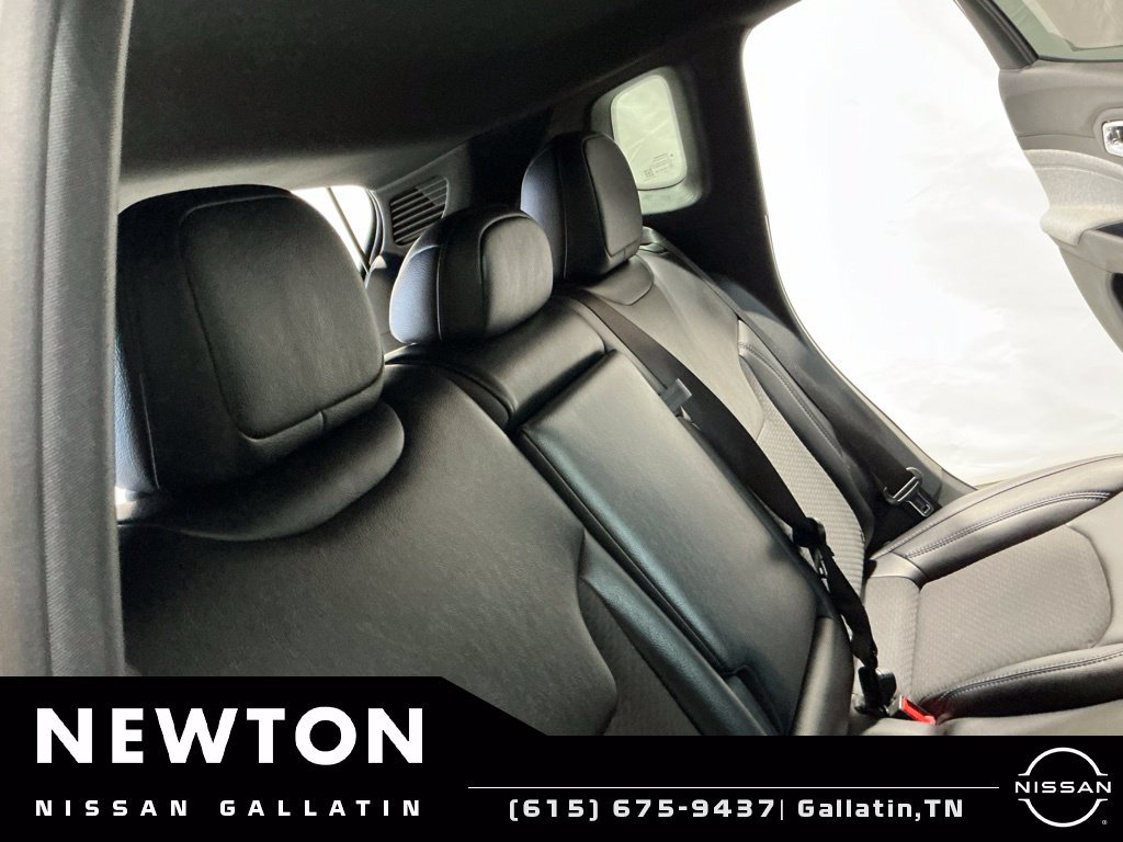 Used 2023 Jeep Compass Latitude w/ Convenience Group AWD/4WD image 24