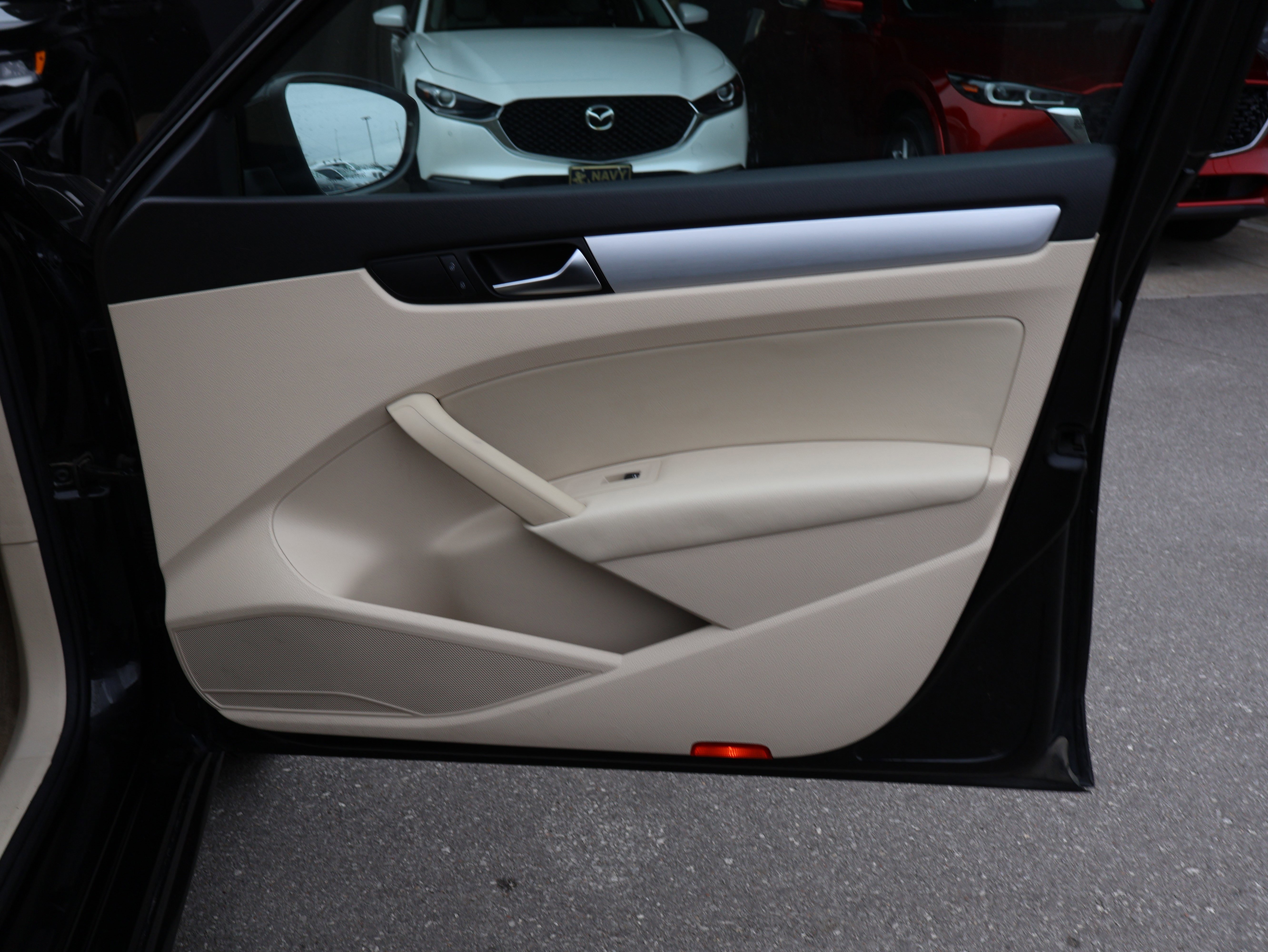 Used 2012 Volkswagen Passat 2.5 SE image 9