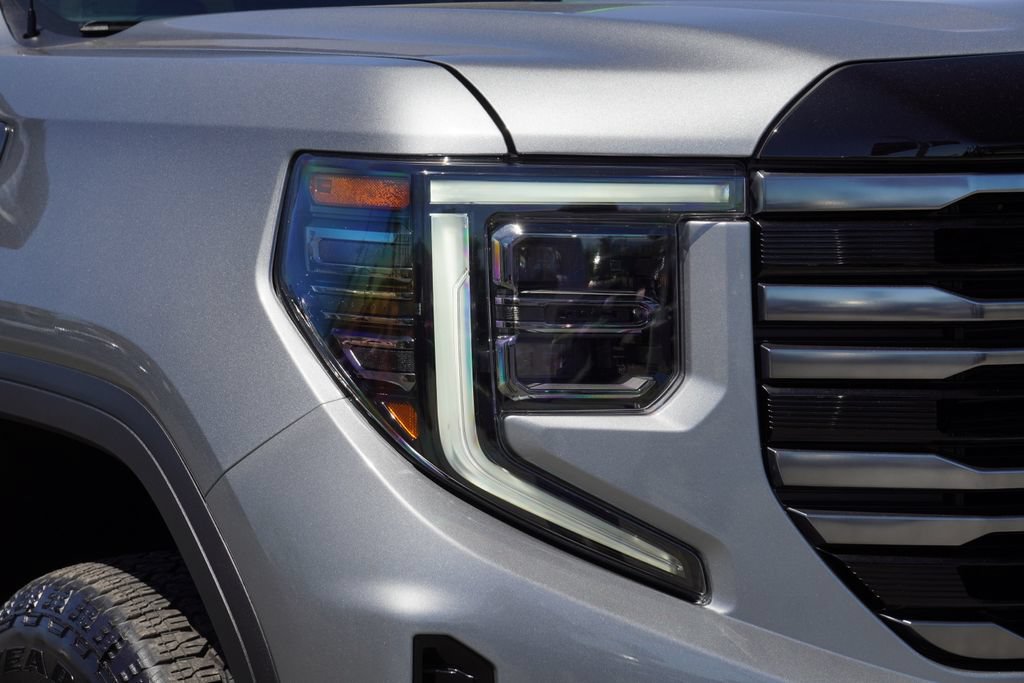 Used 2026 GMC Sierra 1500 AT4 w/ AT4 Premium Package AWD/4WD image 11