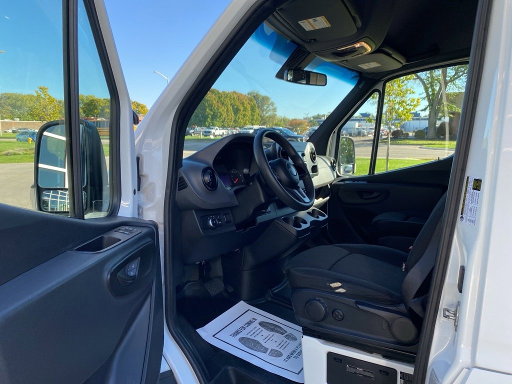 Used 2019 Freightliner Sprinter 170 image 10
