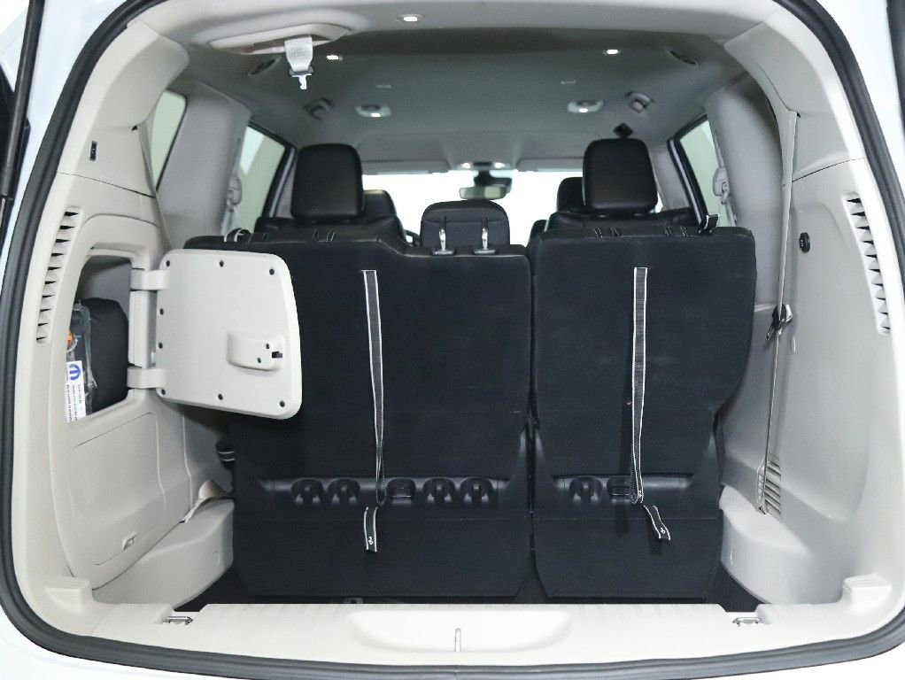 Used 2024 Chrysler Pacifica Select image 29