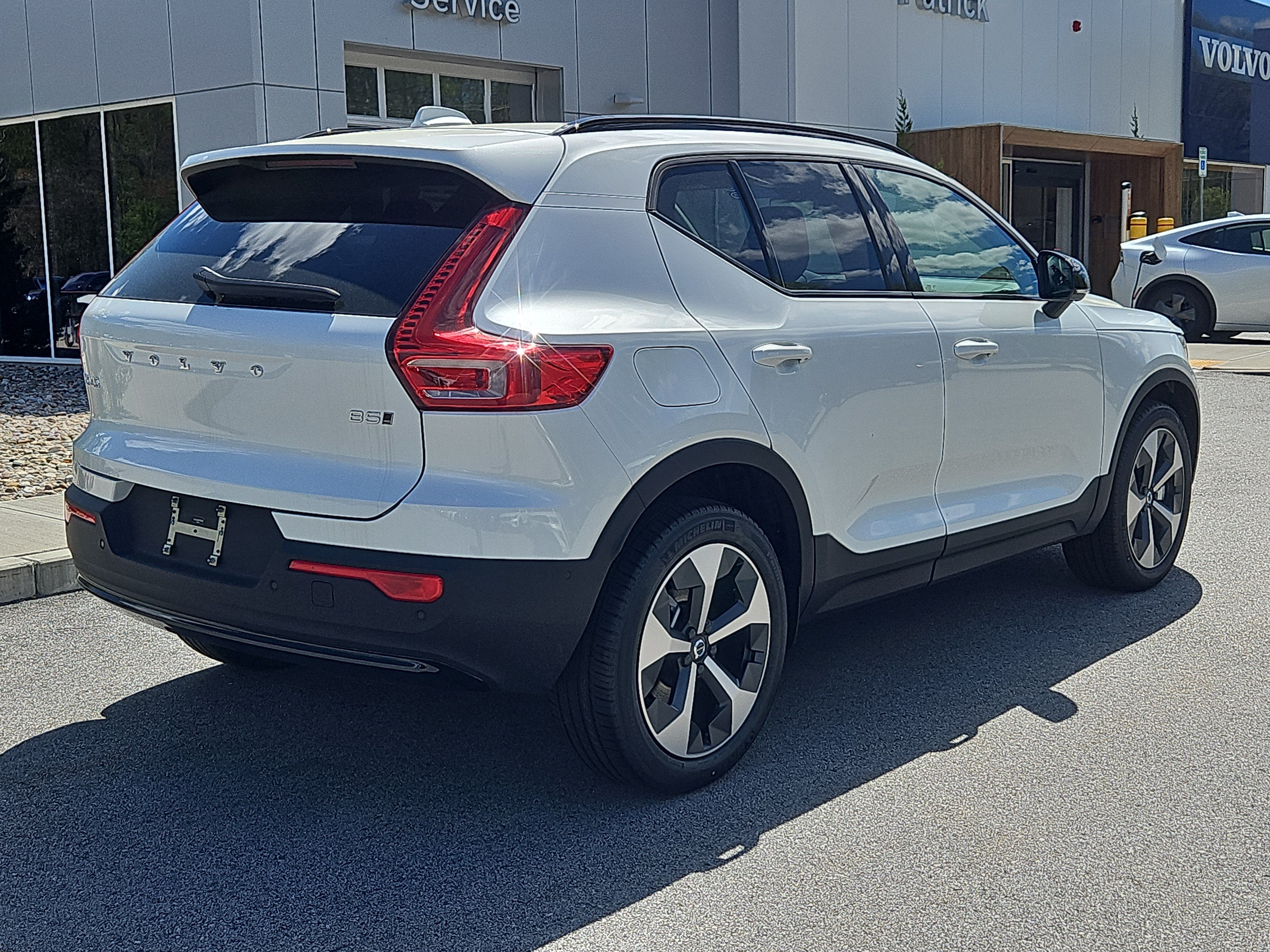 New 2026 Volvo XC40 B5 Plus w/ Protection Package Premier AWD/4WD image 2