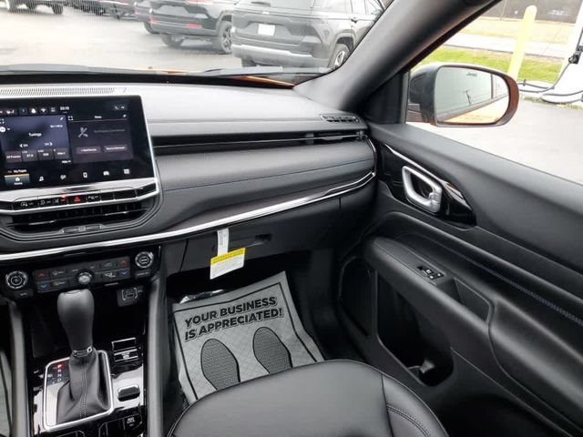 New 2026 Jeep Compass Limited AWD/4WD image 17
