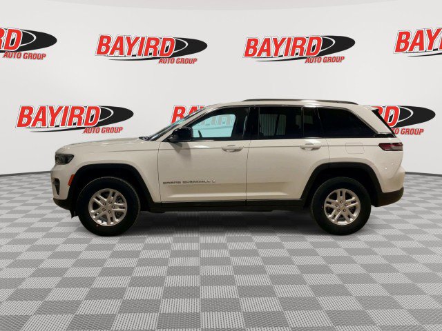 Used 2024 Jeep Grand Cherokee Laredo image 5