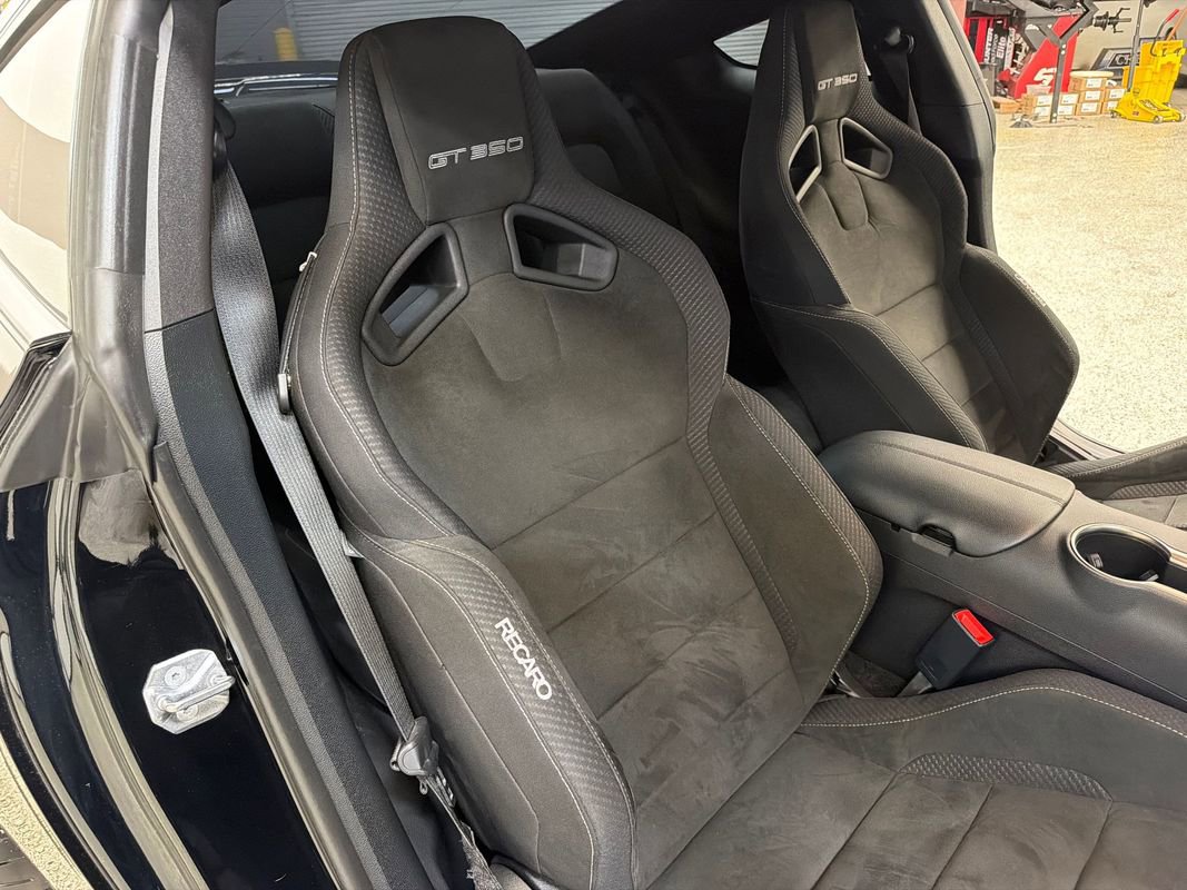 Used 2017 Ford Mustang Shelby GT350 w/ Electronics Package RWD image 36