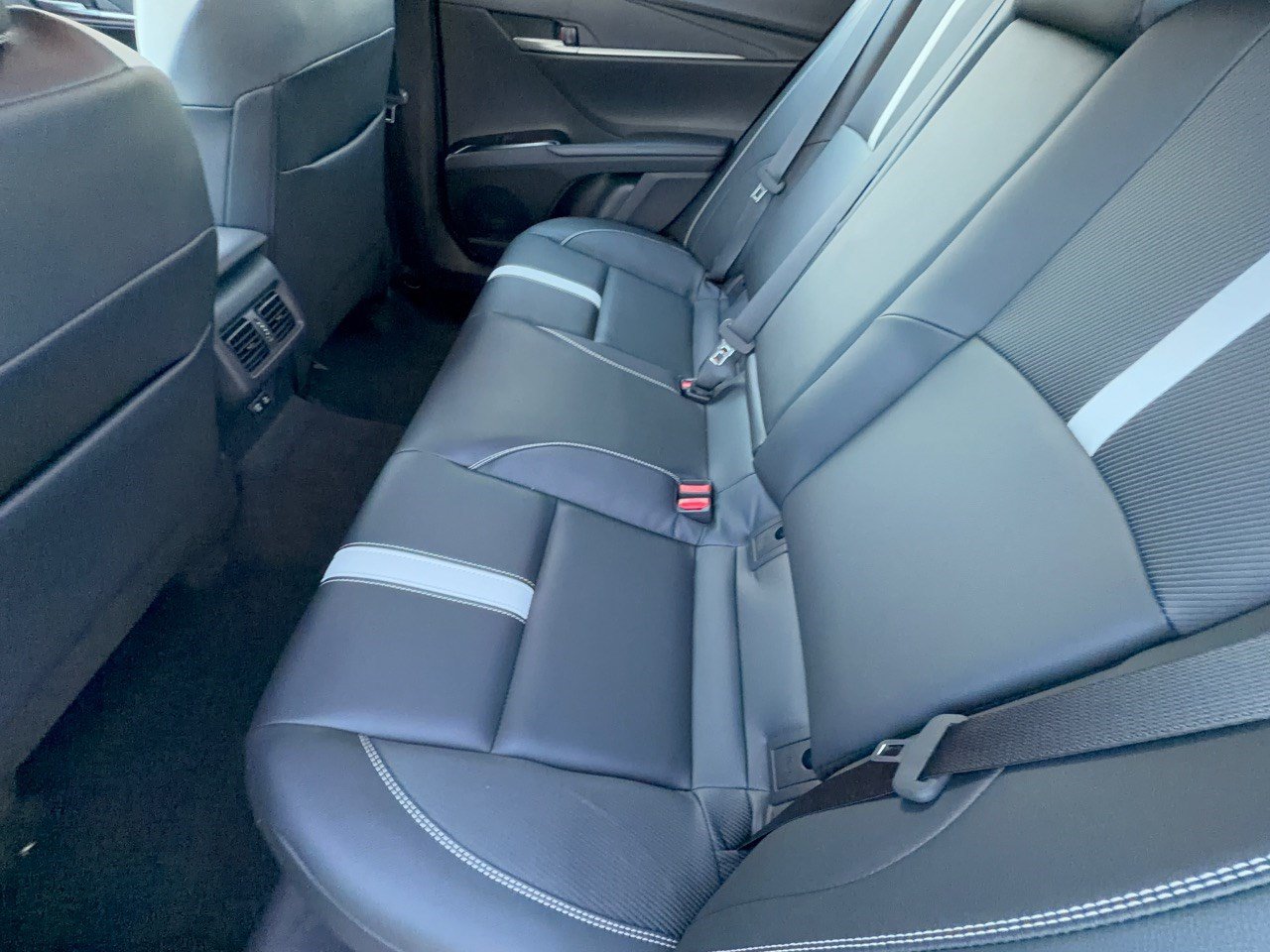 Used 2026 Toyota Camry SE FWD image 25