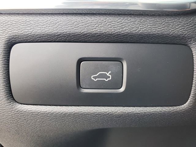 Certified 2023 Volvo XC60 B5 Core w/ Climate Package image 17