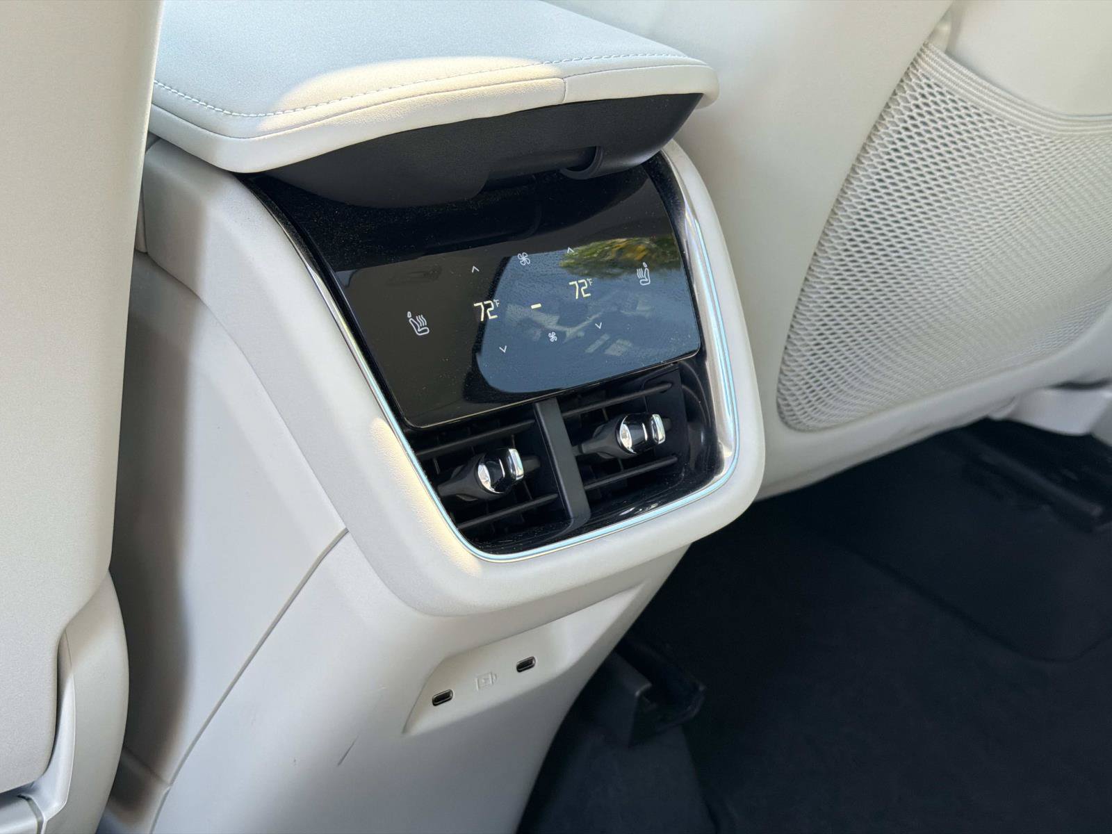 Certified 2025 Volvo EX90 Plus AWD/4WD image 21