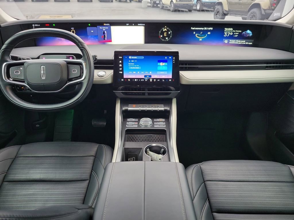 Certified 2024 Lincoln Nautilus Reserve image 11