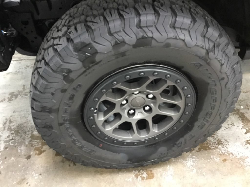 Used 2022 Jeep Wrangler Unlimited Rubicon w/ Xtreme Recon 35" Tire Package AWD/4WD image 5
