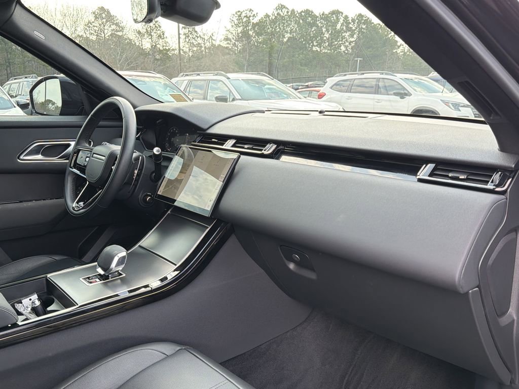 Used 2025 Land Rover Range Rover Velar Dynamic SE image 18