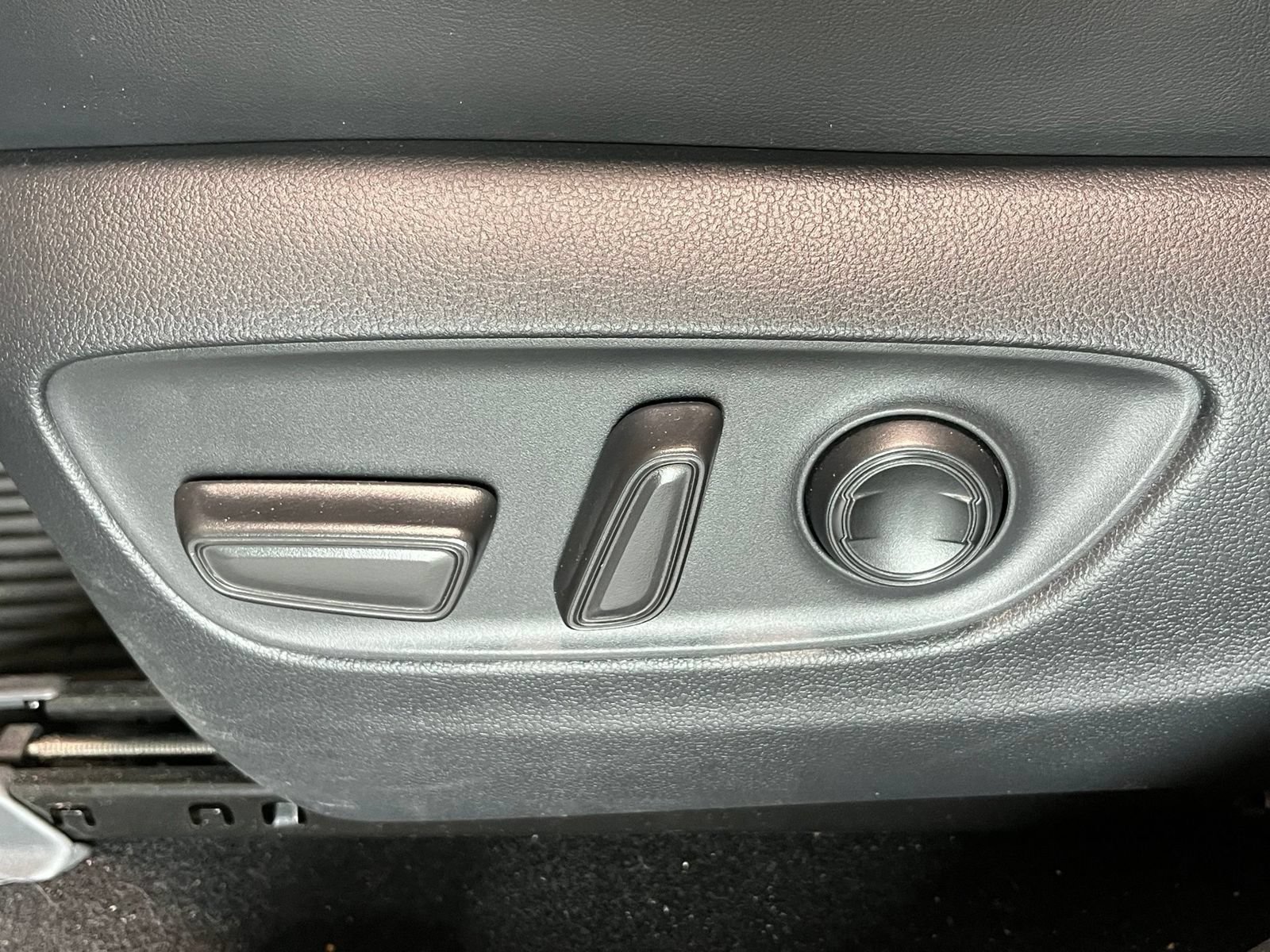 Used 2025 Toyota RAV4 XLE Premium w/ Weather Package AWD/4WD image 16