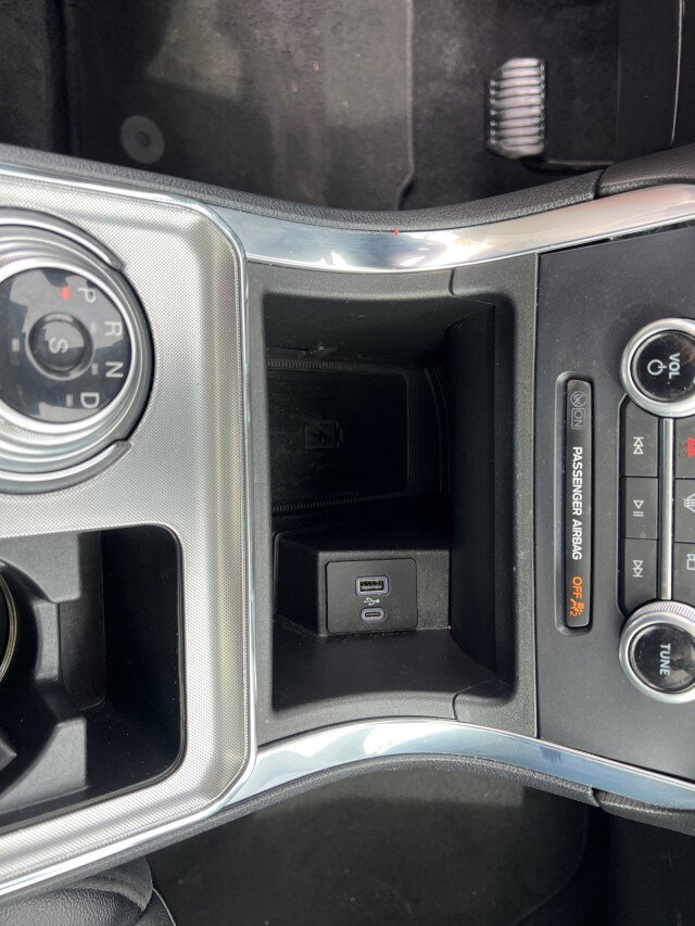 Certified 2022 Ford Edge Titanium AWD/4WD image 19
