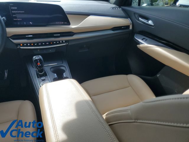 Certified 2024 Cadillac XT4 Luxury FWD image 17