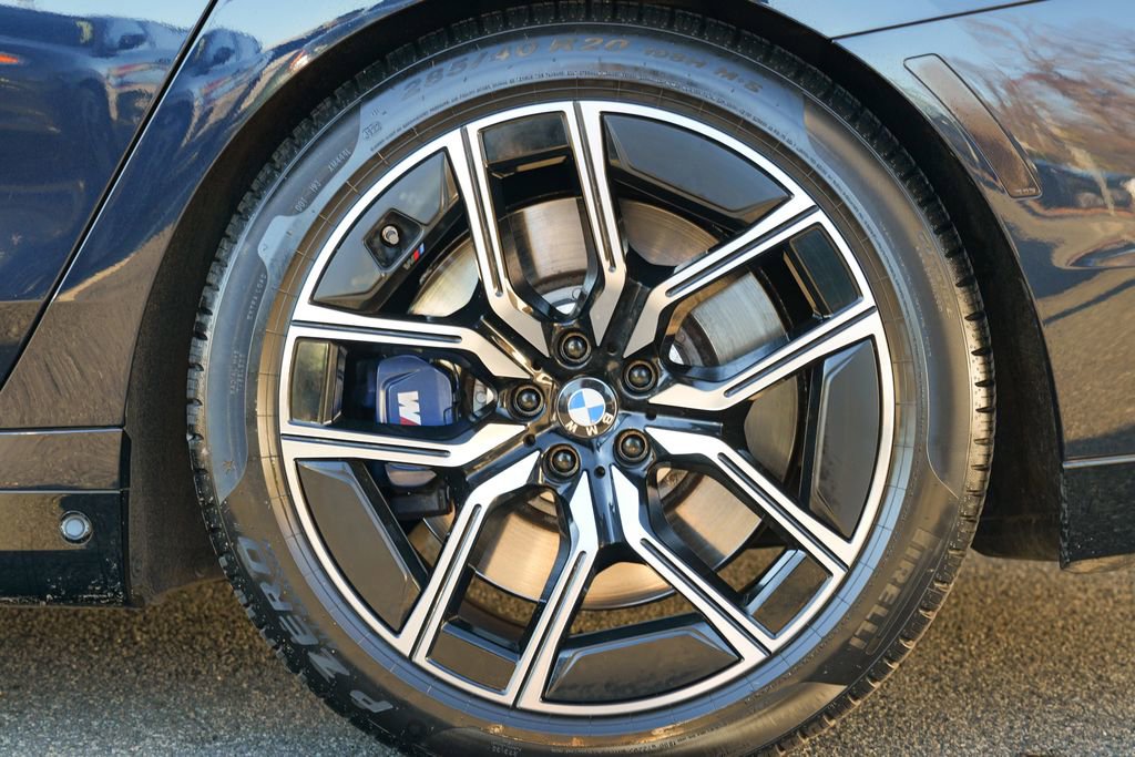 Used 2023 BMW 760i xDrive w/ Executive Package AWD/4WD image 14