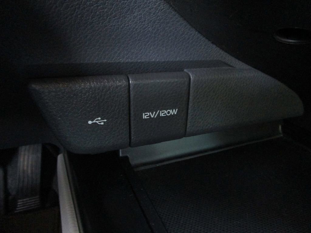 Used 2020 Toyota Camry LE image 27