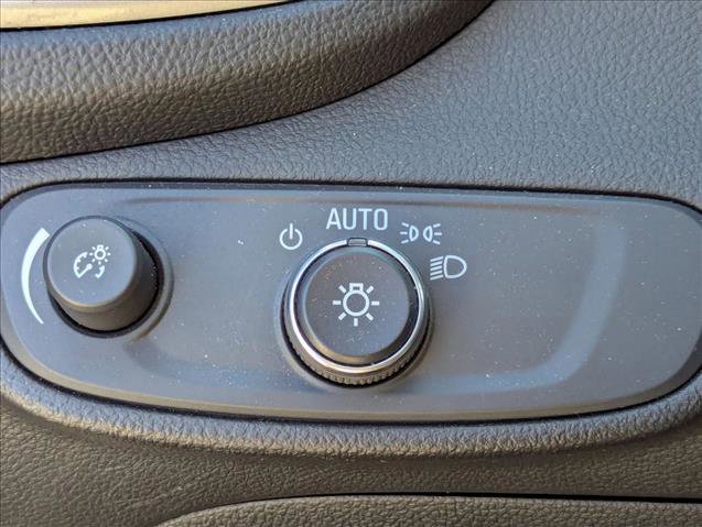 Used 2019 Chevrolet Trax LT w/ LT Convenience Package image 13