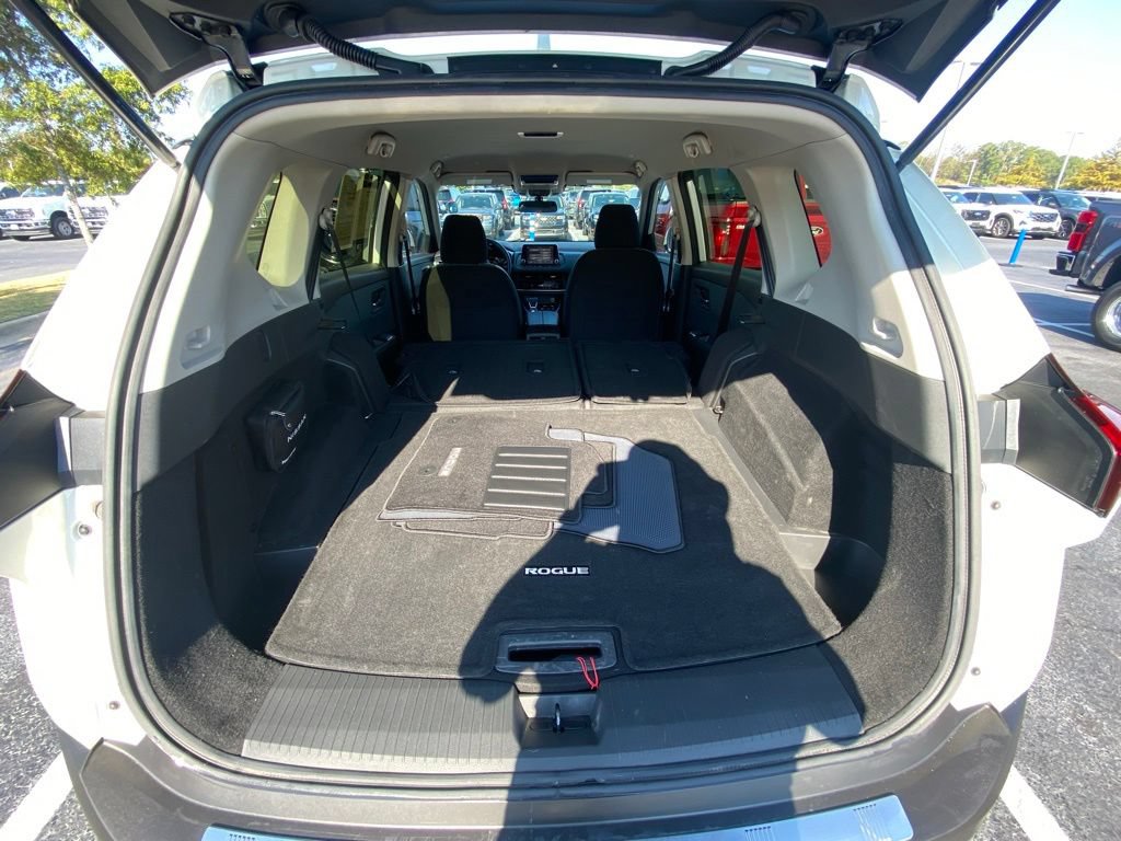 Used 2023 Nissan Rogue SV FWD image 27