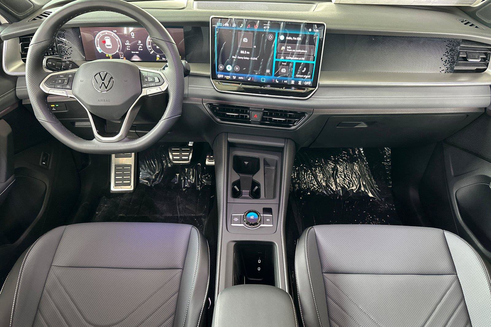 New 2026 Volkswagen Tiguan SE R-Line AWD/4WD image 12