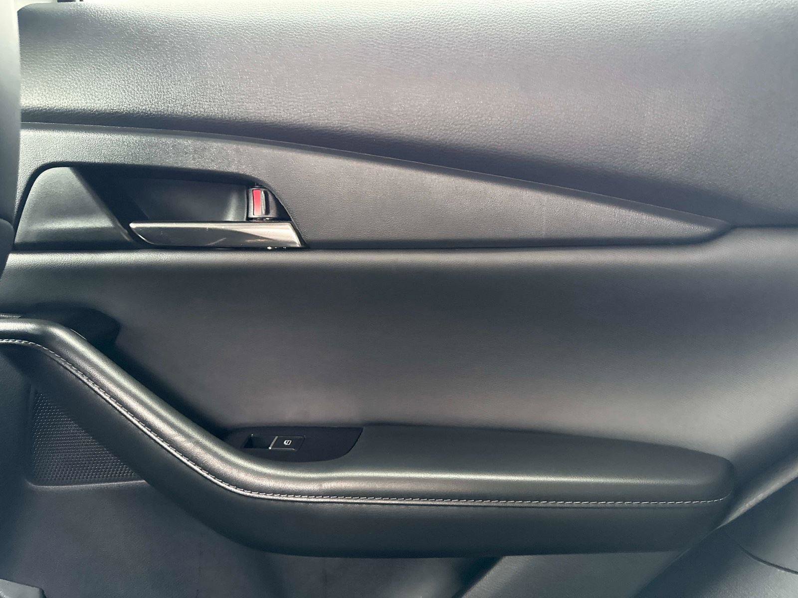 Certified 2025 MAZDA CX-30 AWD 2.5 S w/ Preferred Package image 16