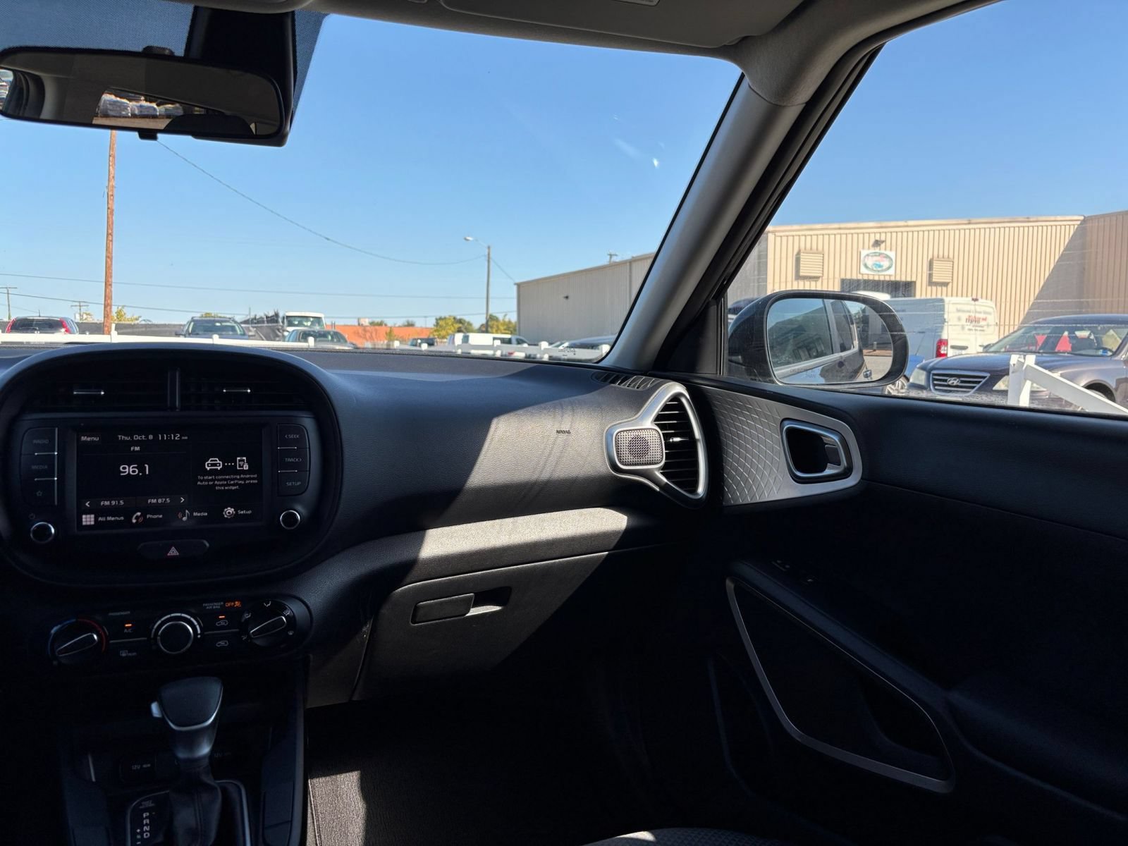 Used 2025 Kia Soul LX w/ LX Technology Package FWD image 32