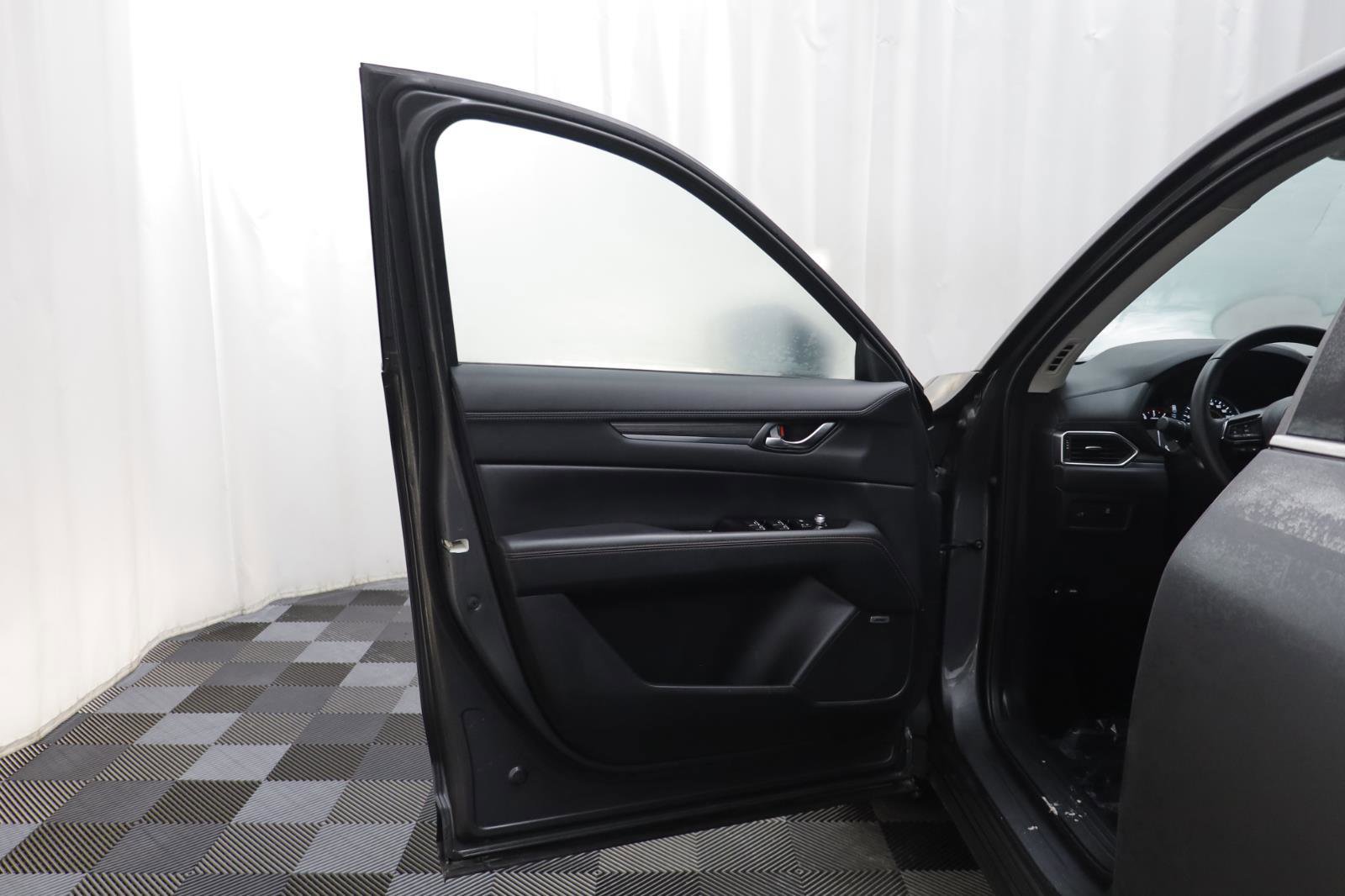 Used 2023 MAZDA CX-5 AWD 2.5 S w/ Premium Package image 4