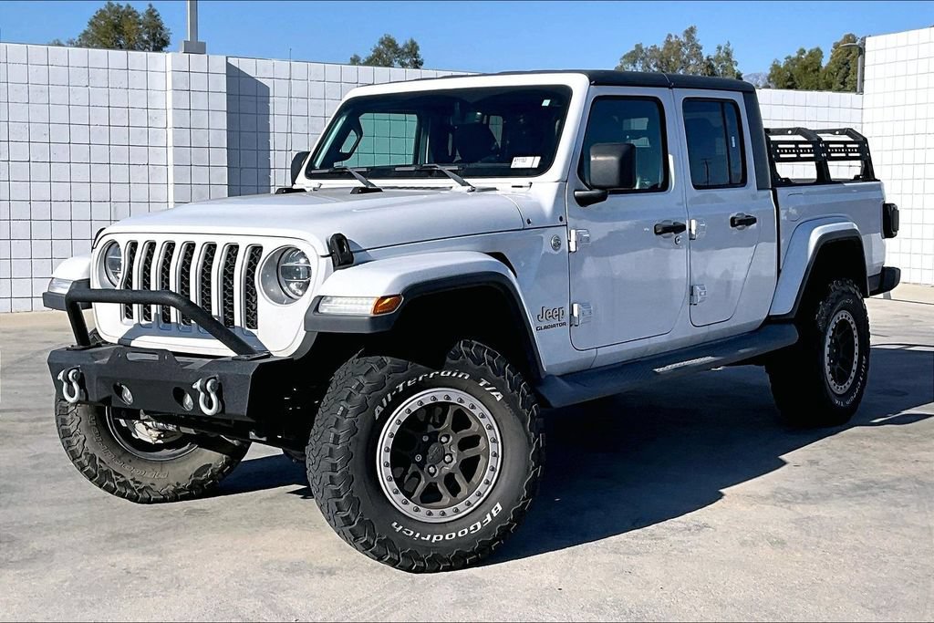 Certified 2020 Jeep Gladiator Overland AWD/4WD image 2