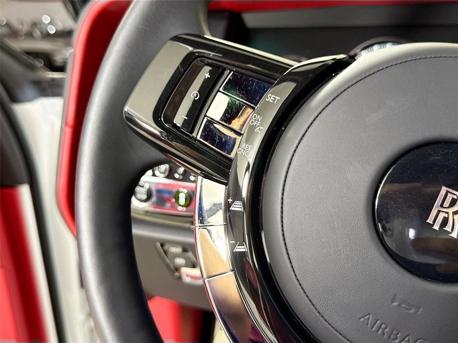 Used 2024 Rolls-Royce Cullinan image 25