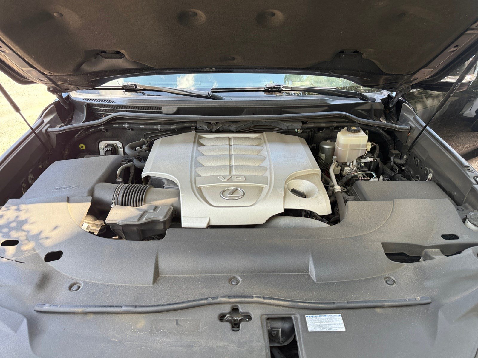 Used 2020 Lexus LX 570 4WD w/ Luxury Package image 20