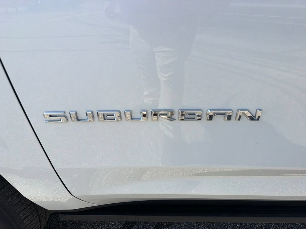 Used 2024 Chevrolet Suburban High Country w/ Advanced Technology Package AWD/4WD image 10