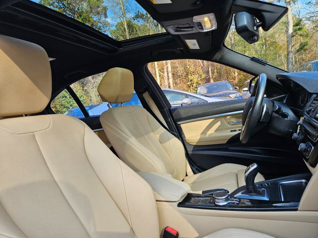 Used 2018 BMW 330i xDrive Sedan w/ Premium Package AWD/4WD image 39