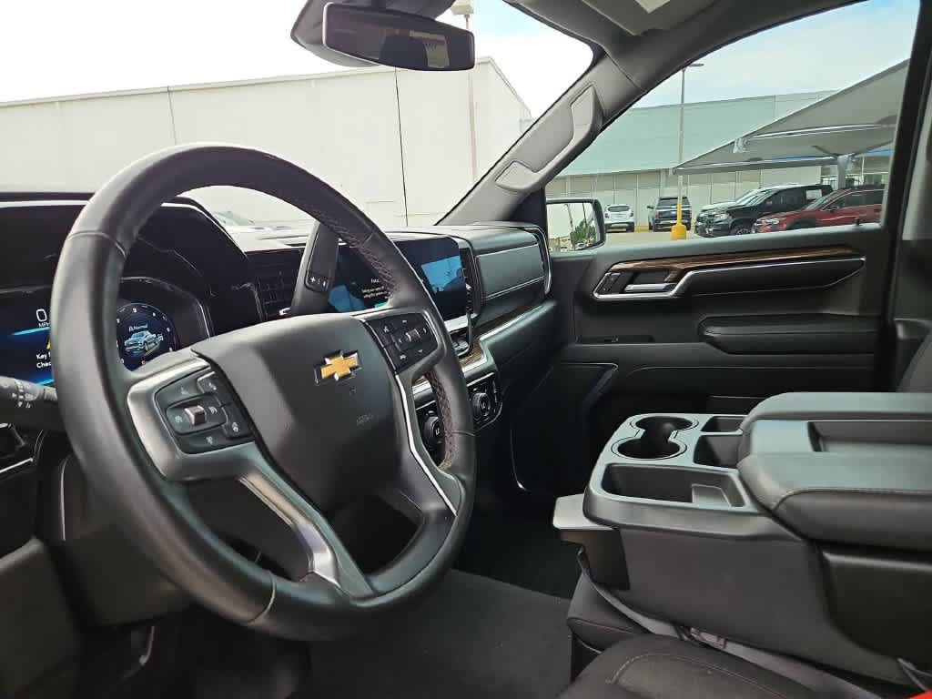 Used 2023 Chevrolet Silverado 1500 LT w/ Z71 Off-Road Package AWD/4WD image 10