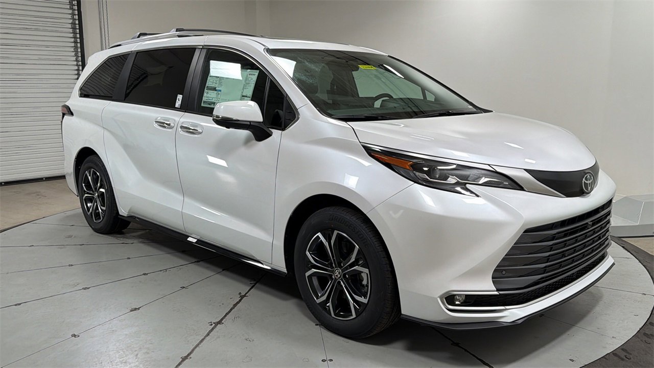 New 2026 Toyota Sienna Platinum image 3