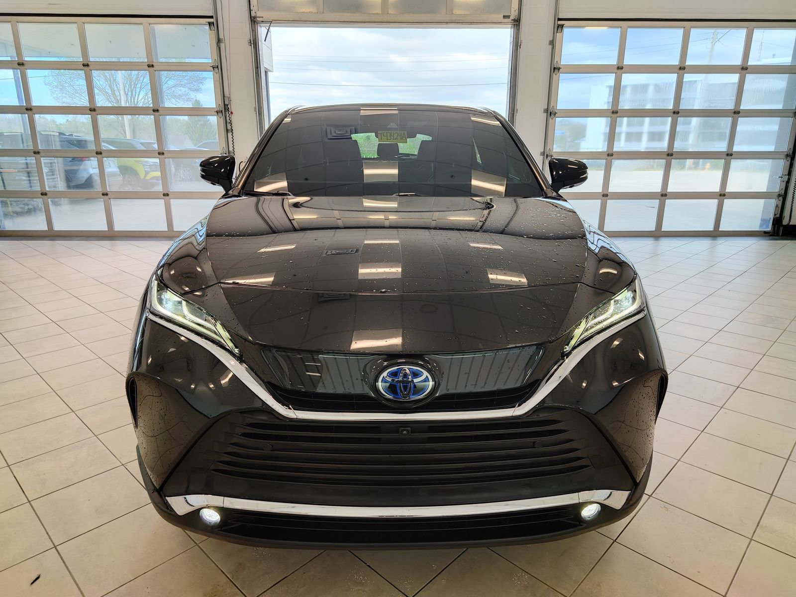 Used 2024 Toyota Venza Limited image 9