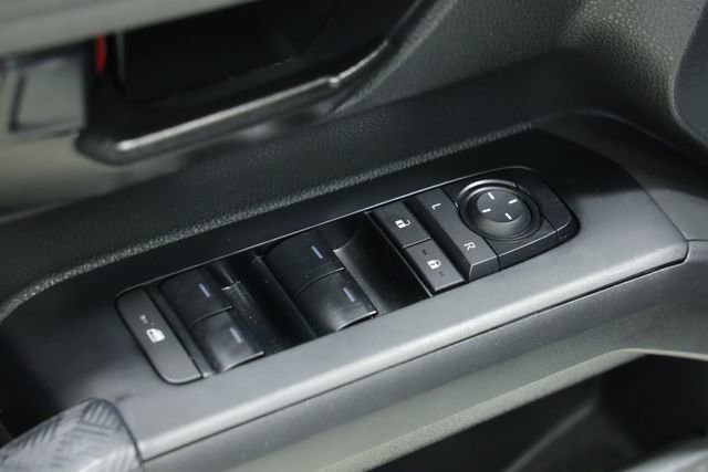 Used 2025 Toyota Tacoma SR5 AWD/4WD image 30