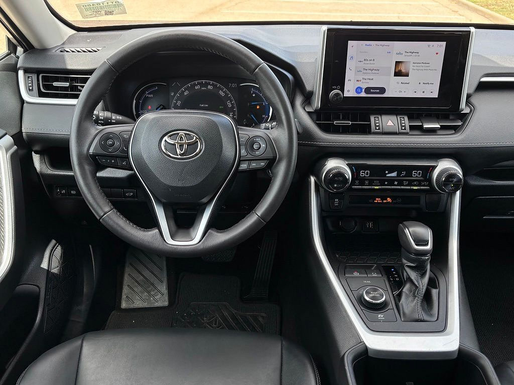 Certified 2023 Toyota RAV4 XLE Premium AWD/4WD image 10