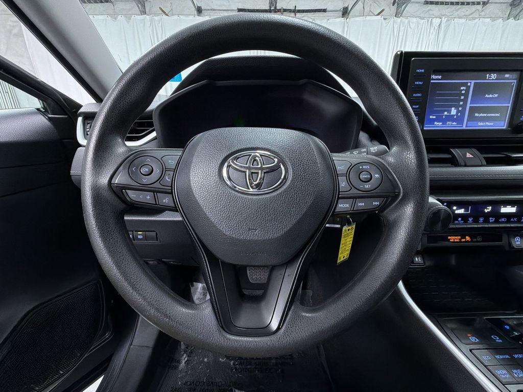 Used 2019 Toyota RAV4 LE AWD/4WD image 9