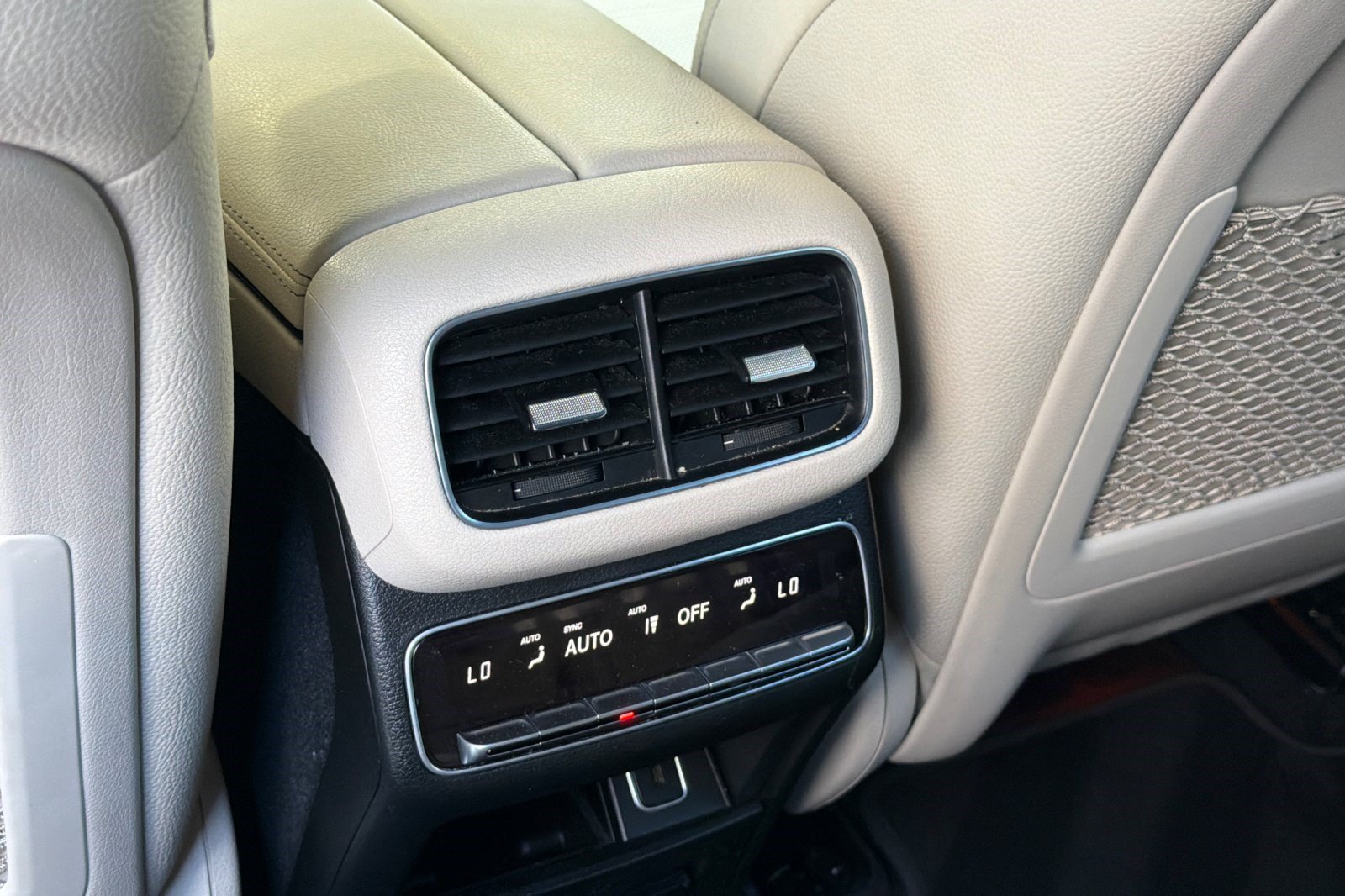 Used 2023 Mercedes-Benz GLS 450 4MATIC image 16