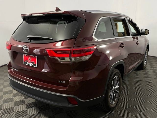 Used 2019 Toyota Highlander XLE image 8