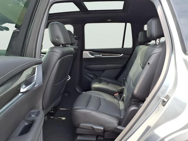 Used 2023 Cadillac XT6 Sport image 11