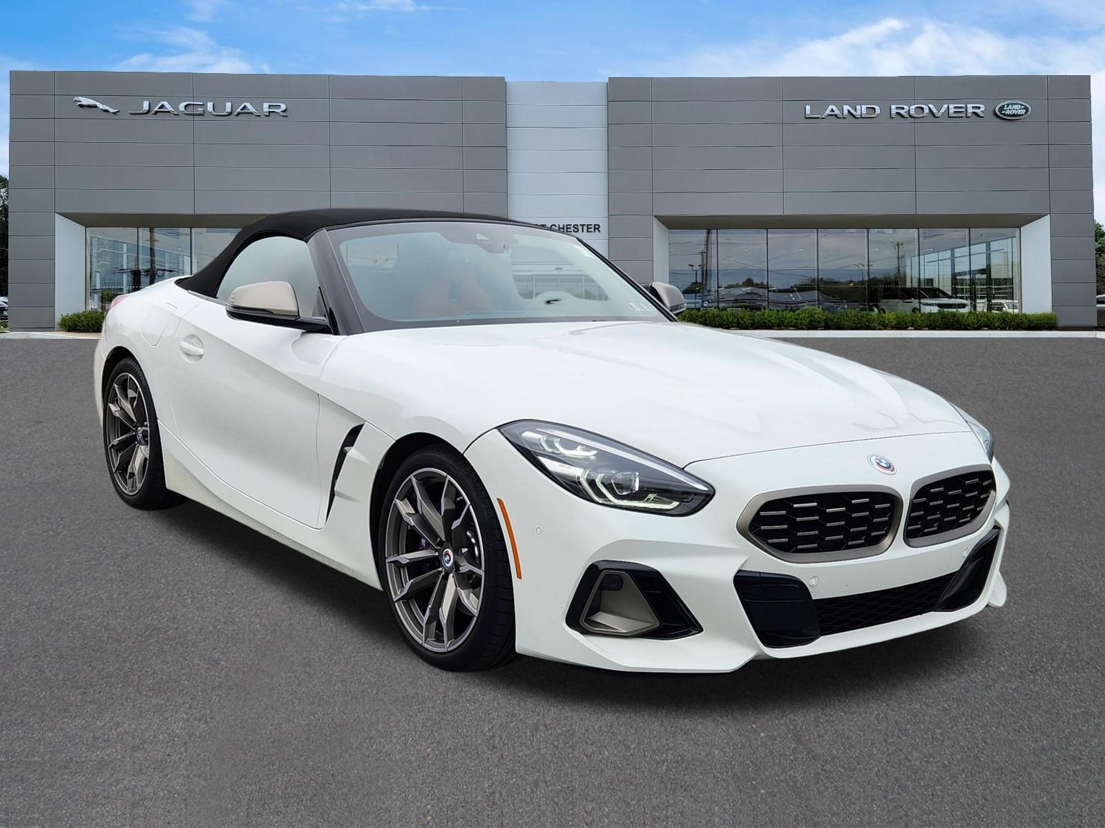 Used 2023 BMW Z4 M40i w/ Premium Package RWD image 2