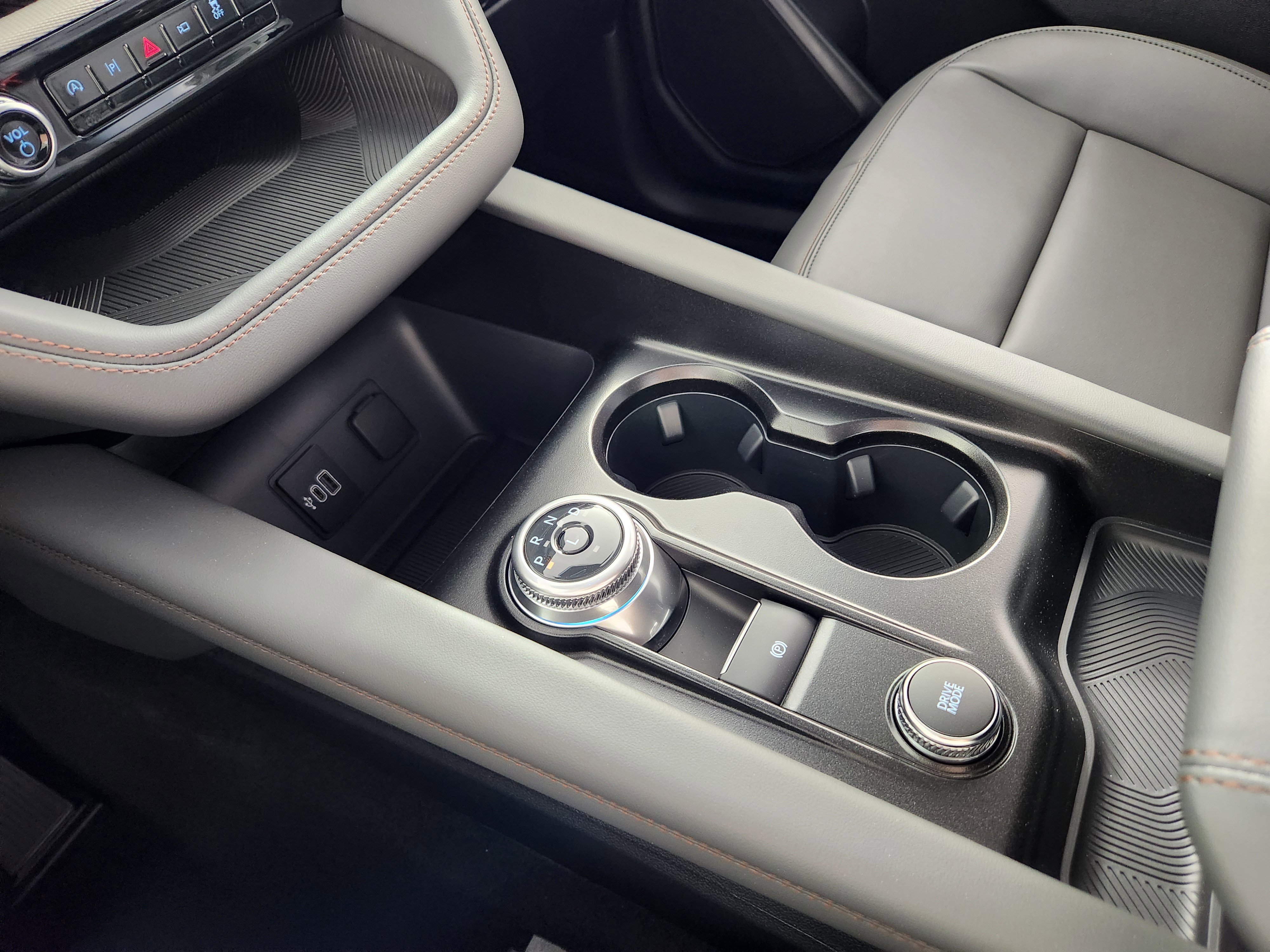 New 2026 Ford Explorer Active w/ Active Comfort Package image 25
