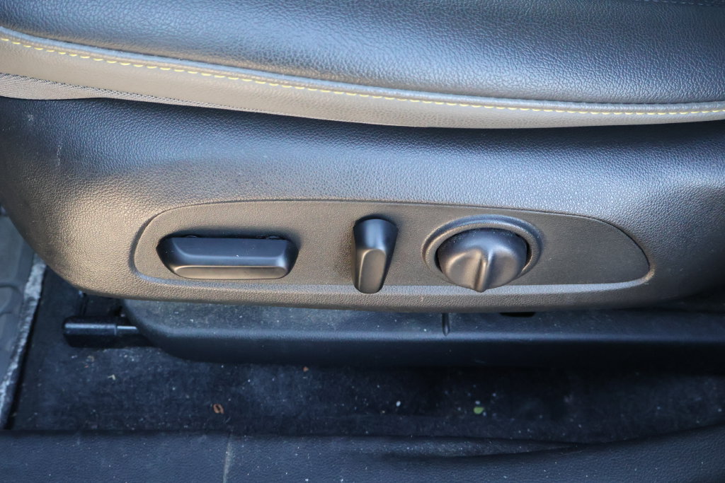 Used 2024 Chevrolet Trax ACTIV w/ Sunroof Package FWD image 12