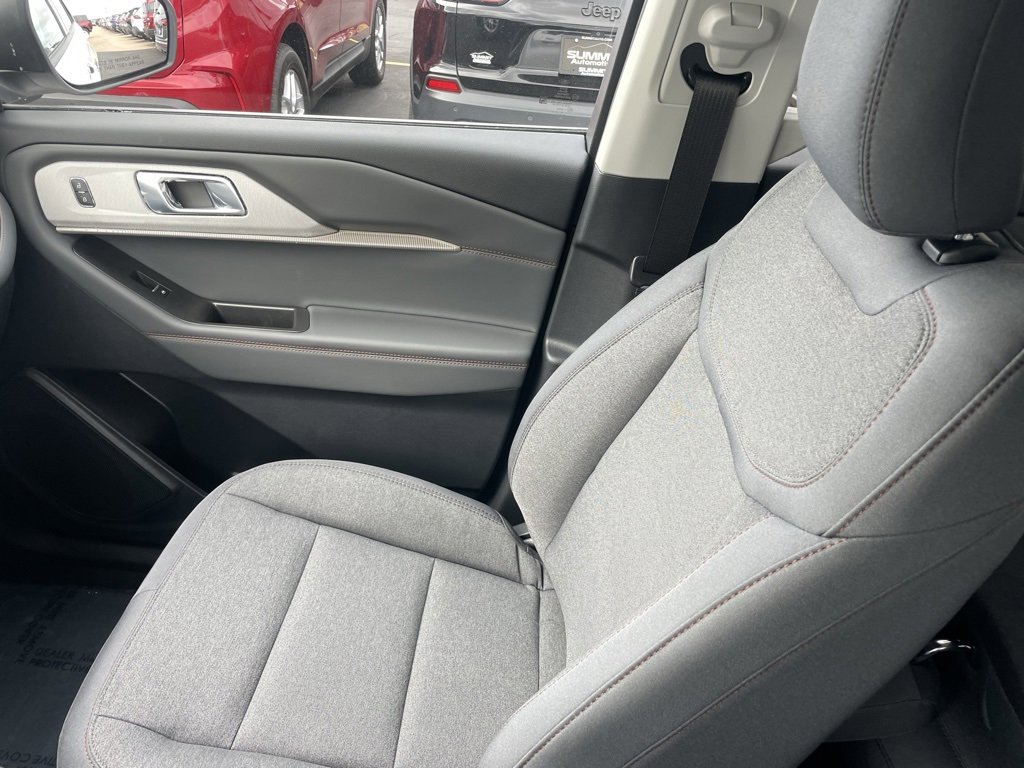 New 2026 Ford Explorer Active image 21